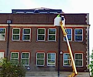 roof cleaning london